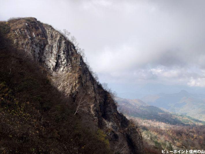 大渚山の岩肌